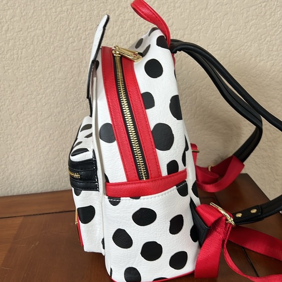 NWOT Loungefly x Disney 101 Dalmatians Cruella de Vil Cosplay Mini Backpack - Picture 2 of 5